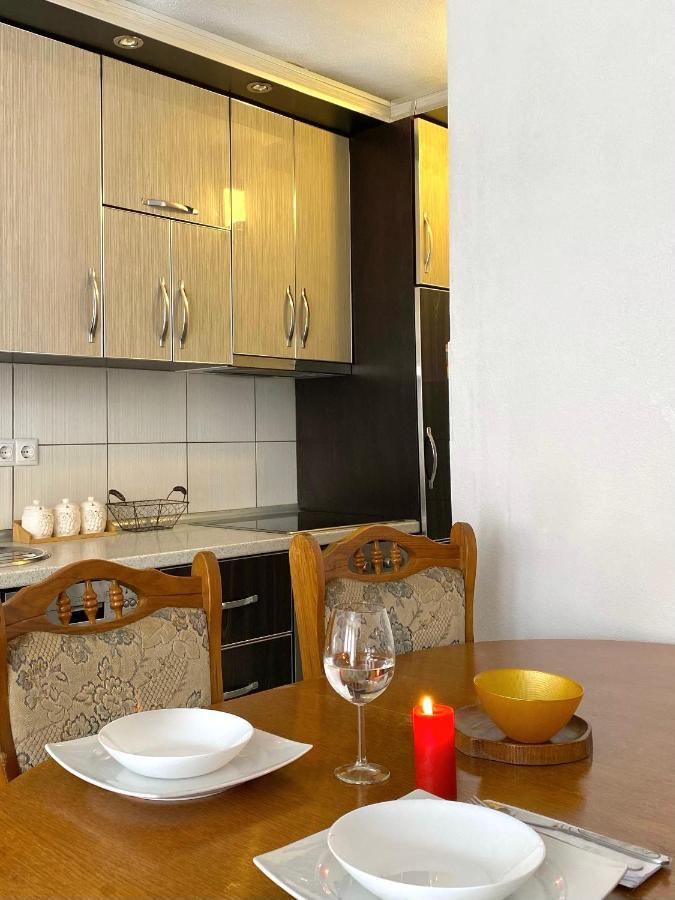 Zogu Apartments - City Center Pristina Buitenkant foto