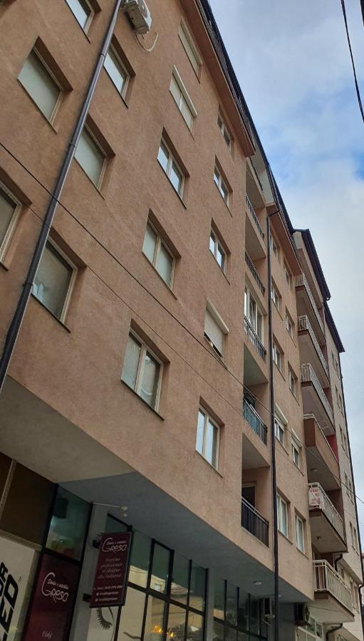 Zogu Apartments - City Center Pristina Buitenkant foto